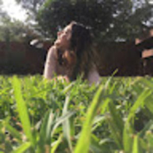 Meet your Posher, Maya